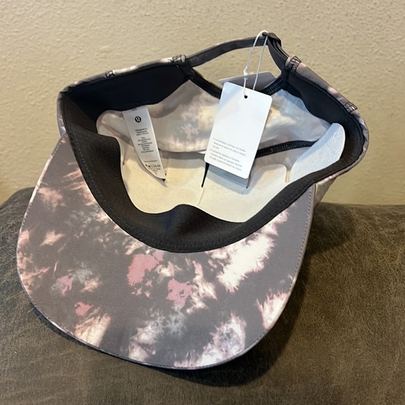 NEW Lululemon Athletica, baller cap - Picture 4 of 6